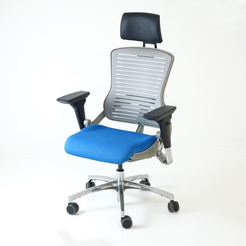 OM5 Chair - The Self Adjusting Chair With Special Focus On Its Backrest