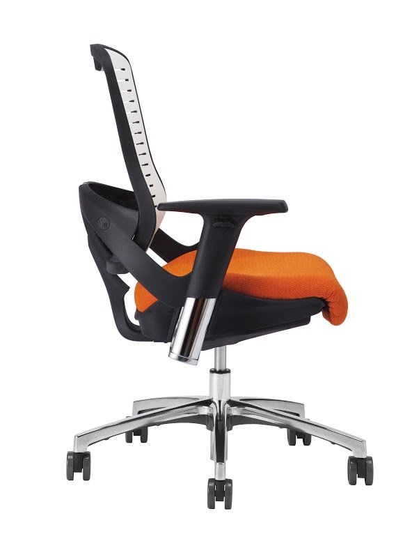 OM5 Chair - The Self Adjusting Chair With Special Focus On Its Backrest