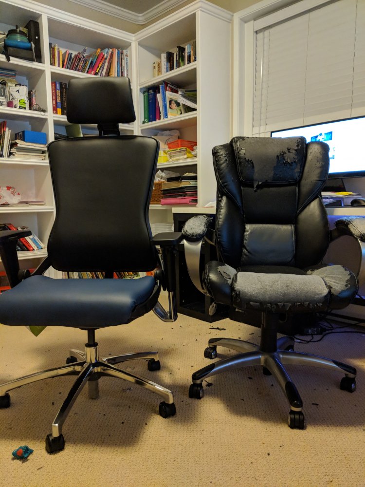 Linus Sebastian’s new OM5 chair replacing his old chair