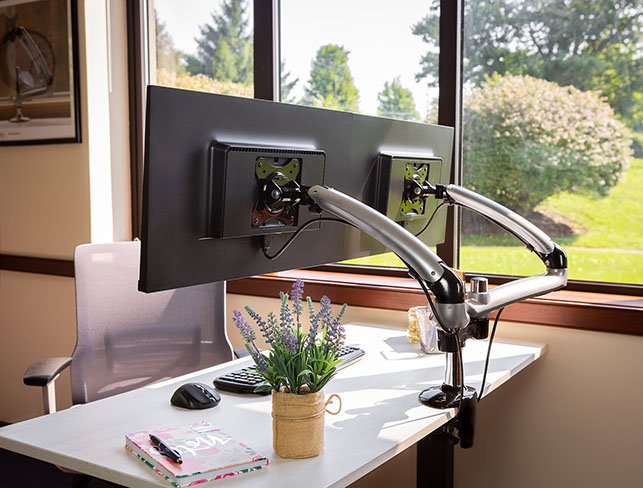 Ergotech FDM-PC-S02 Dual Freedom Arm in application