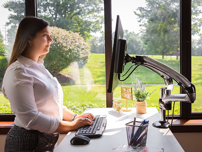 Ergotech FDM-PC-S02 Dual Freedom Arm in application