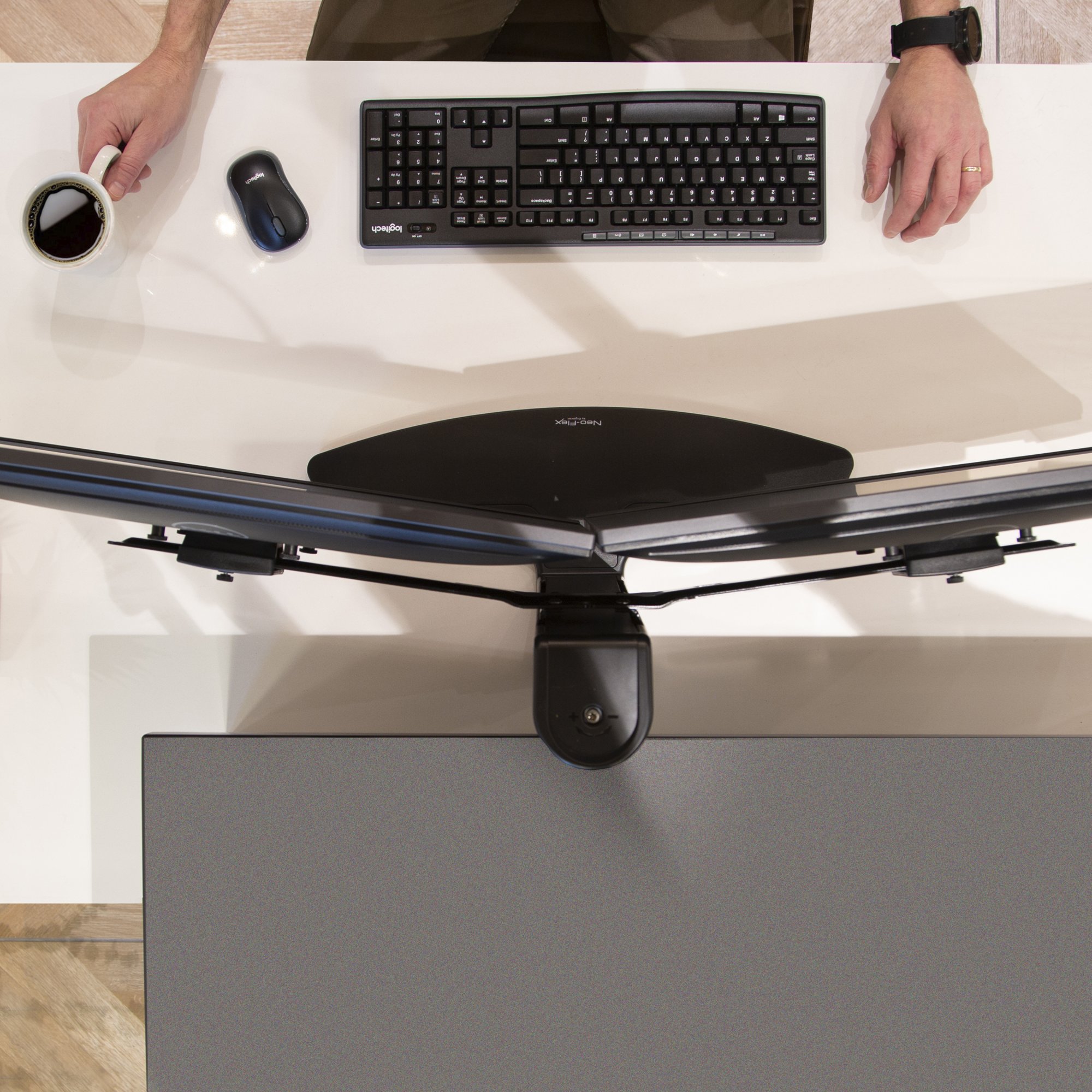 Ergotron 33-396-085 Neo-Flex Dual LCD Lift Stand