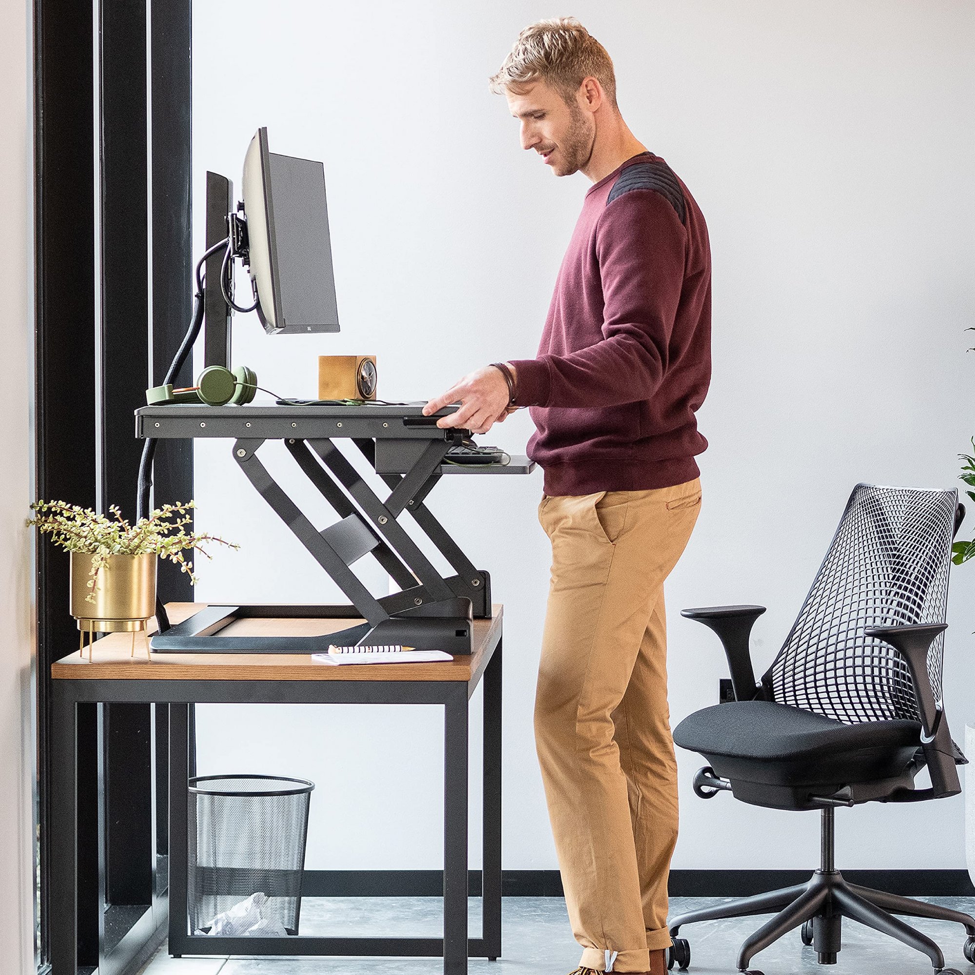 Ergotron 33-406-085 WorkFit-TL Desktop Sit-Stand Workstation