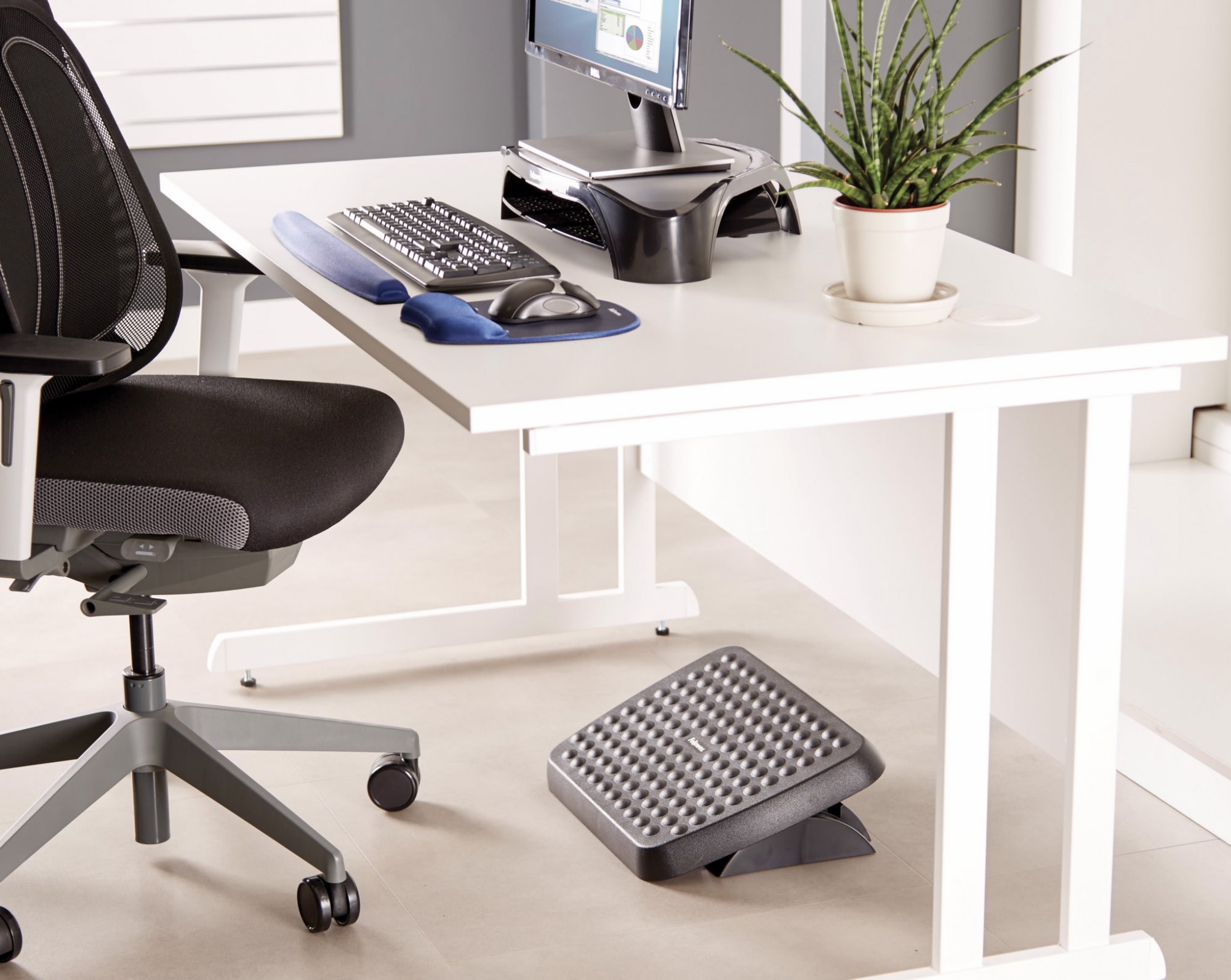 Fellowes 48121 Standard Foot Rest