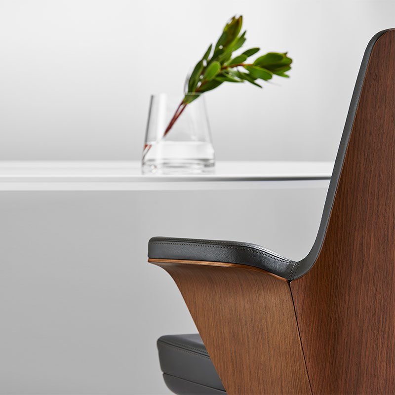 Humanscale Summa Executive Conference Chair