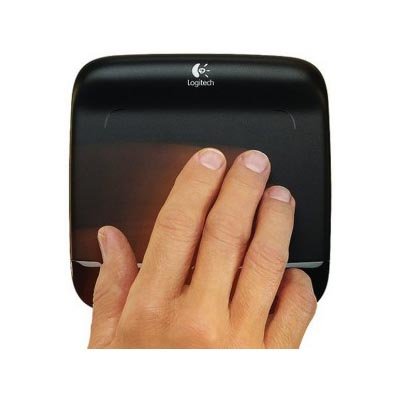 Logitech 910-002345 Wireless Multi Touch Large Surface Touchpad shows Three-finger swipe