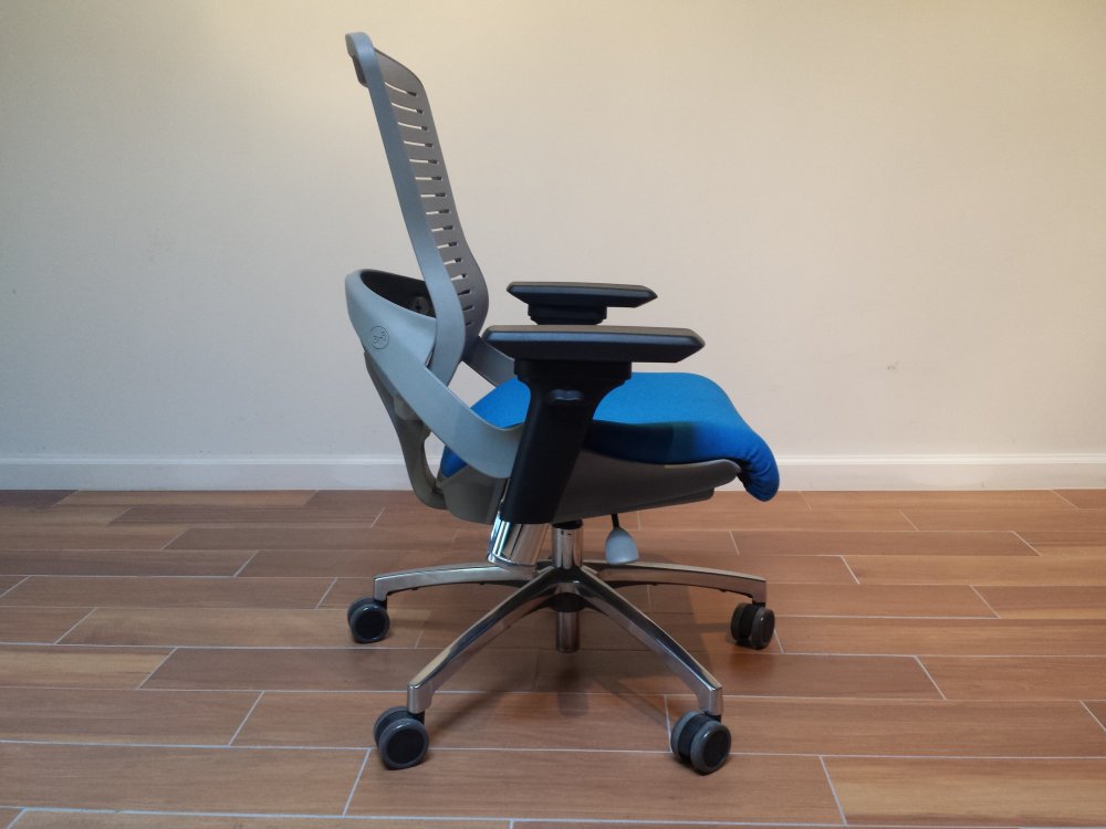 OM5 Gaming Chair in ErgoDirect office