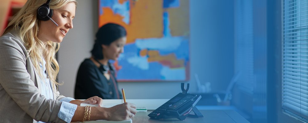 Turn a smartphone into a desktop collaboration tool